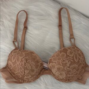 Victoria's Secret Lace Bra in Tan